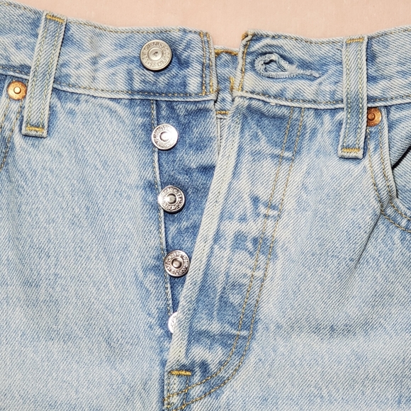 Levi’s 501 denim shorts, size 26 - Picture 2 of 12